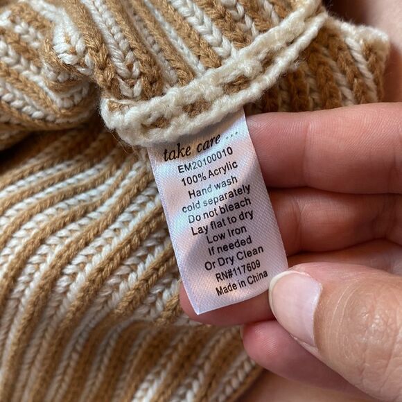 Emberley v neck sweater small - Picture 6 of 6